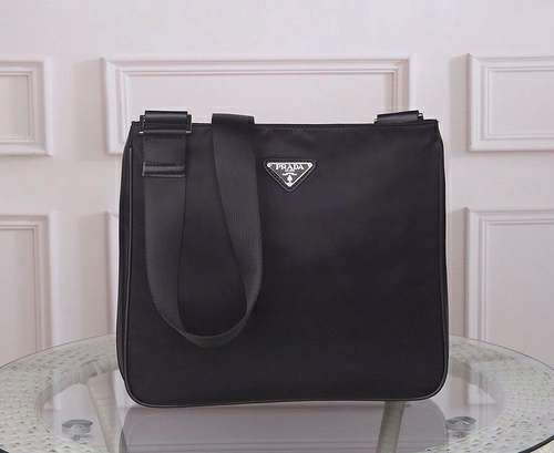 Picture of Prada Lady Handbags _SKUfw156182733fw